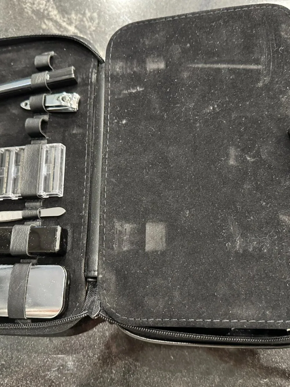 Mens GROOMING KIT- 2 section Black syn. Leather zipper  case Multiple NEW pieces